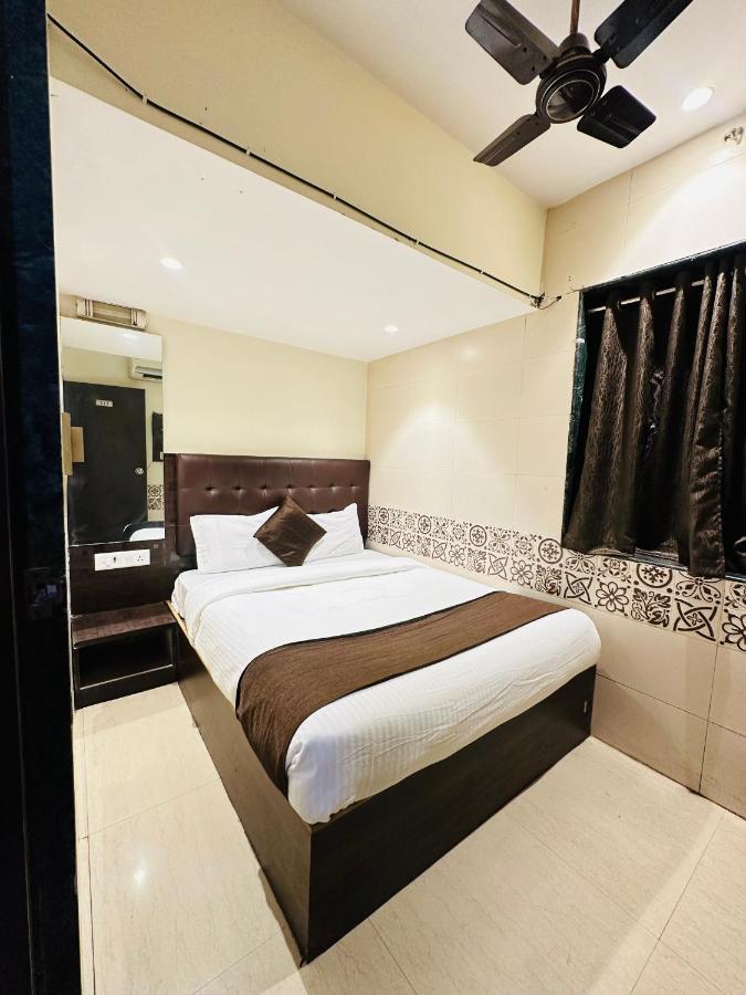 孟买 Kalpana Residency - Near Us Embassy酒店 外观 照片